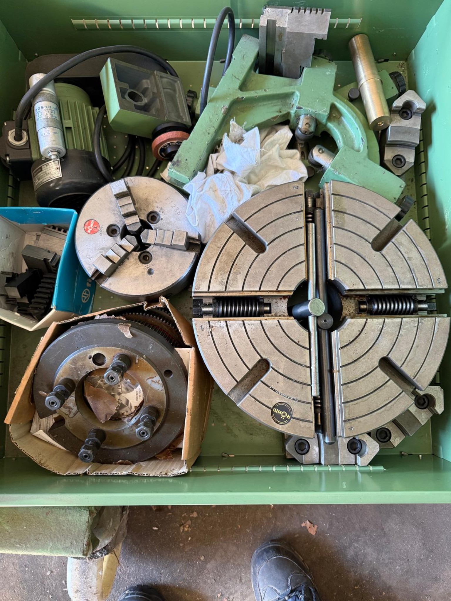 Measuring/testing technology and various workshop equipment-9